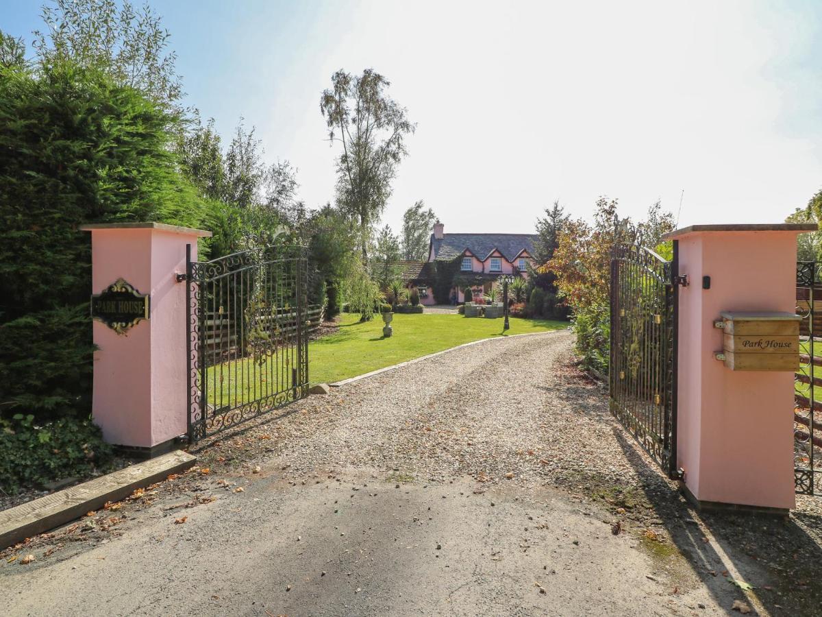 Villa Park House Llandrindod Wells Exterior foto